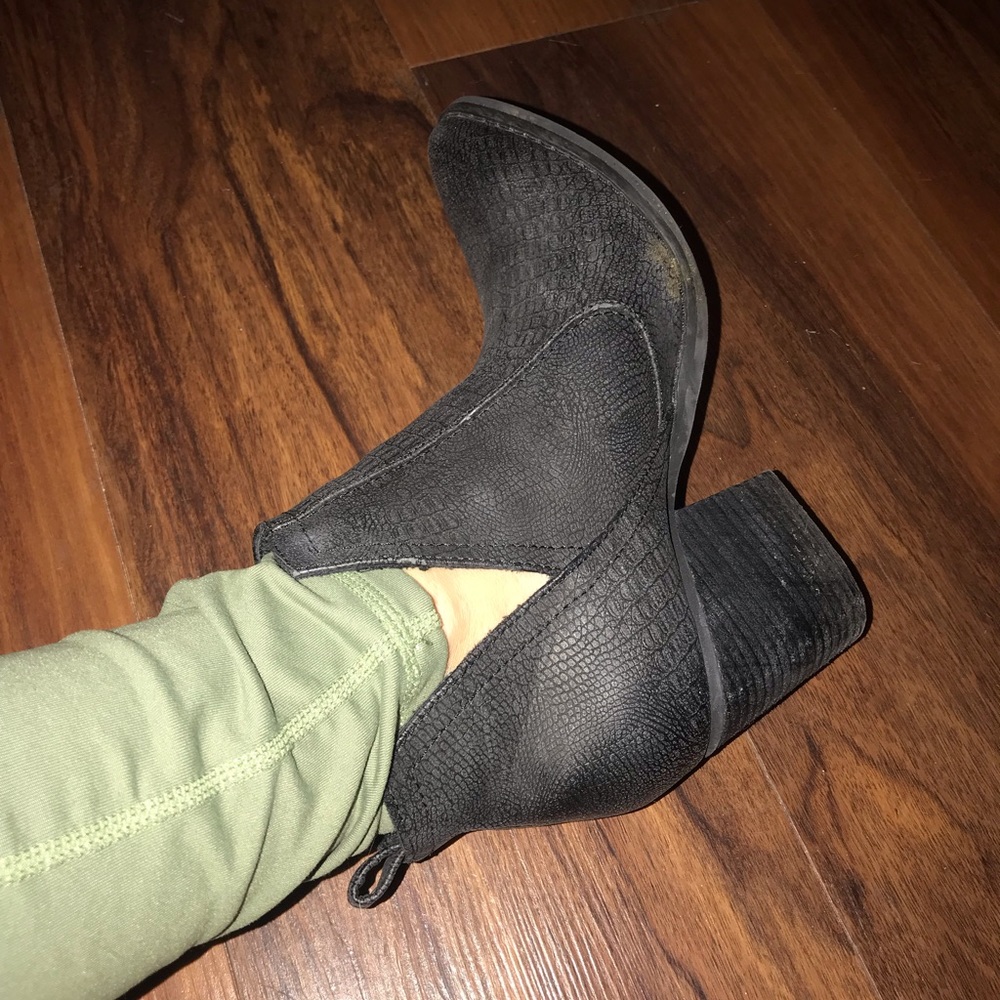 ✨PERFECT BLACK BOOTIES✨ - Picture 4 of 6